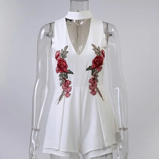 2016 Autumn Elegant V Neck Rose Florla Embroidery Women Playsuits Sleeveless White Winter Rompers Jumpsuits Casual Beach Overall