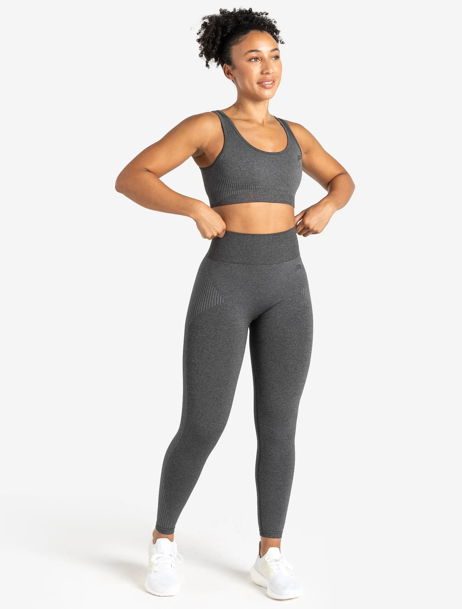 ADAPT 2.0 Seamless Sports Bra - Charcoal