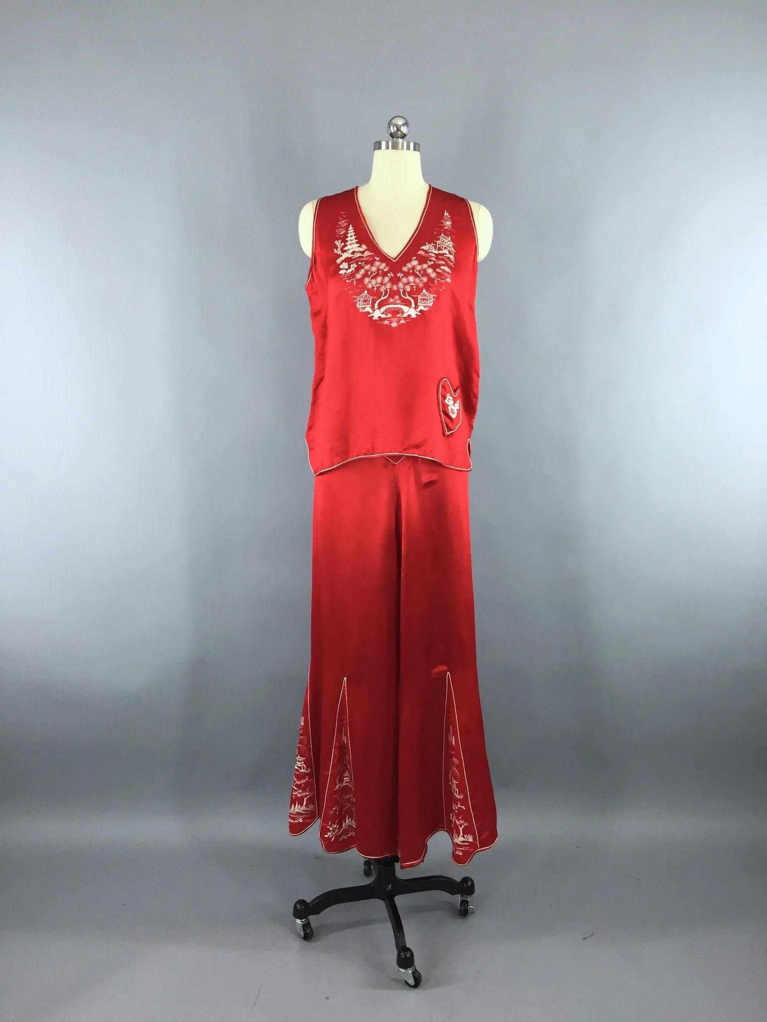 Vintage 1930s Art Deco Chinoiserie Embroidered Silk Satin Pajamas Loungewear Set